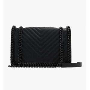 Elegant Black Quilted Chain Bag